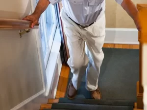 بالا رفتن از پله بعد از تعویض مفصل زانو - دکتر کاوه قرنی زاده